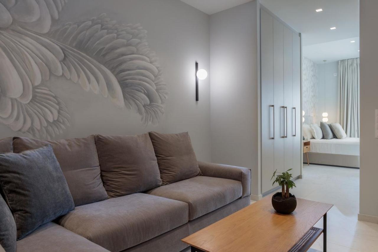 Azalea Luxury * Athens